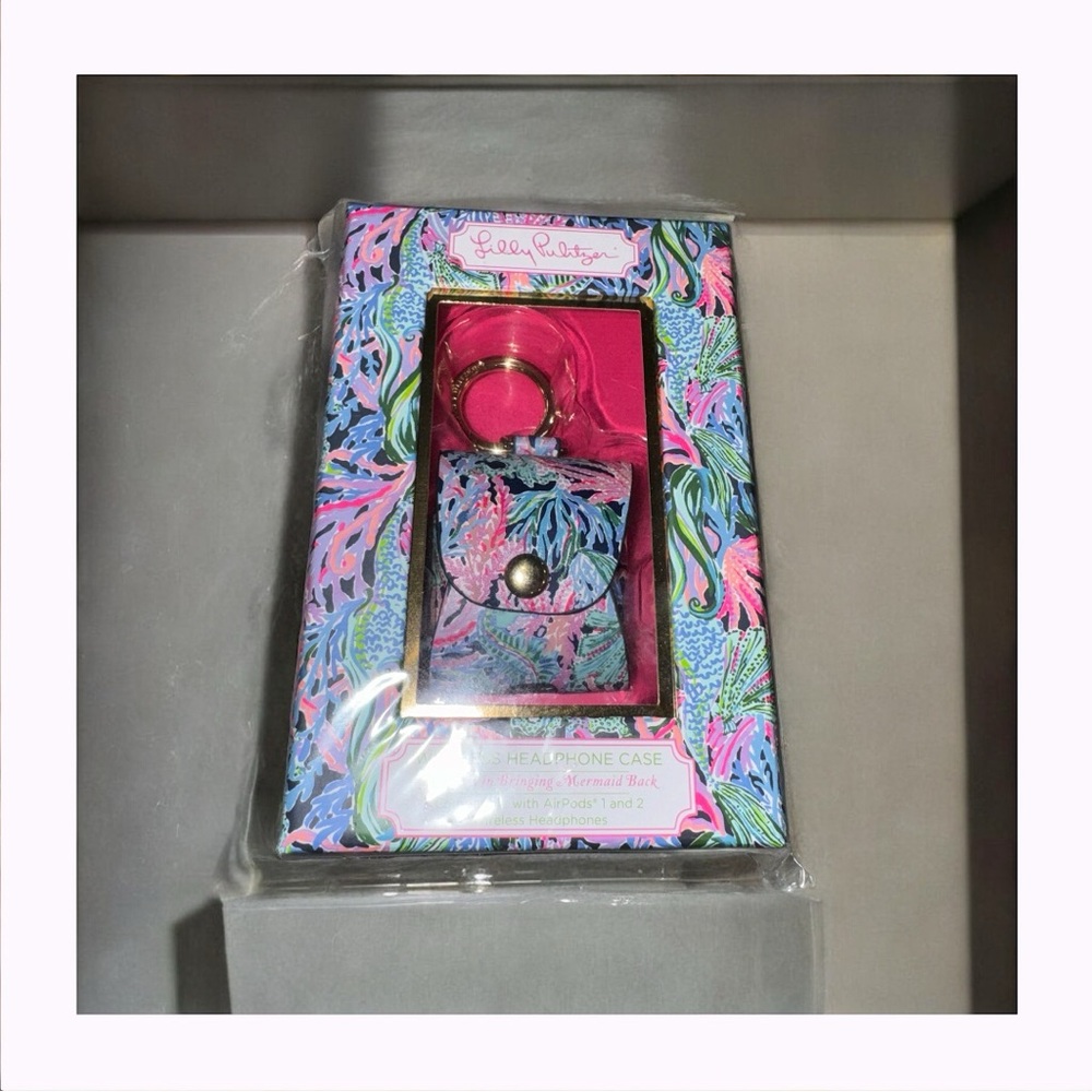 Lilly Pulitzer Wireless Headphone Case - Picture 2 of 4